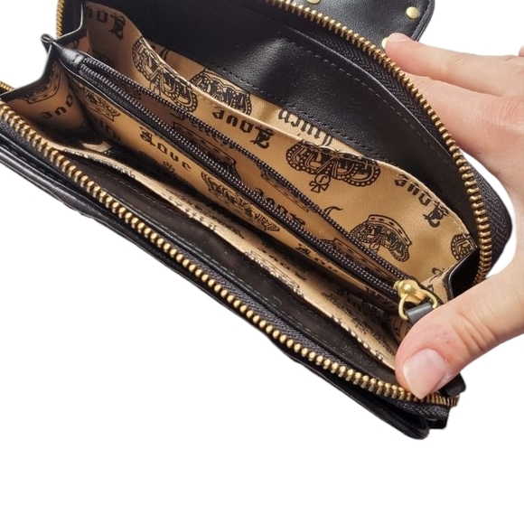 Juicy Couture Brown Clutch Wallet - Picture 5 of 7